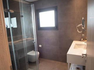 8 Boutique Suites