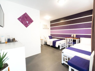 8 Colors Beach House Resort