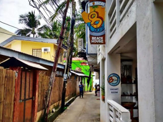 8 Colors Beach House Resort