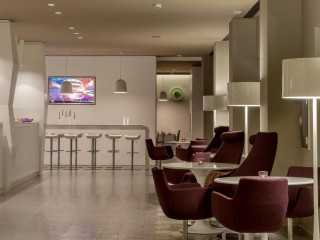 8piuhotel