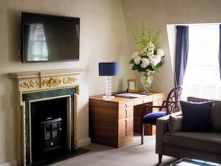 9 HERTFORD STREET APARTMENTS