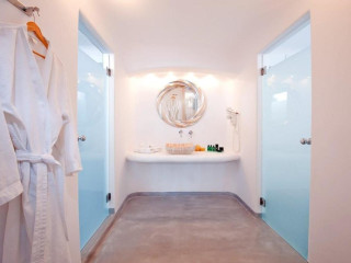 Absolute Bliss Imerovigli Suites