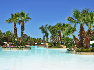 MANGIA'S ACACIA RESORT