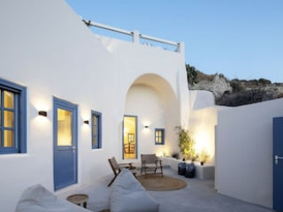 ACAVE SANTORINI SUITES