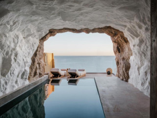 Acro Suites - Adults Only
