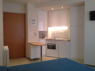 ACROPOLIS BOUTIQUE STUDIO, KOUKAKI