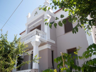 Acropolis hotel