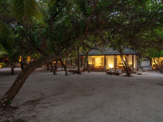 Adaaran Select Meedhupparu