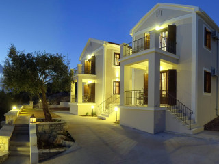 Adastra Ithaca Luxury Suites