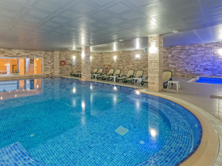 Adonis Hotel