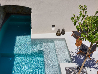 Aeon Suites Santorini