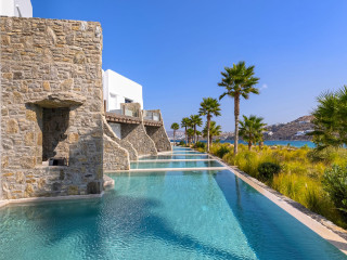 Aeonic Suites and Spa