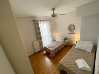 AGELIKI'S ATHENS CENTRE 2BDRM AND PARKING