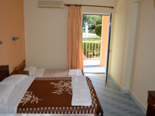 Aggelos Family Hotel
