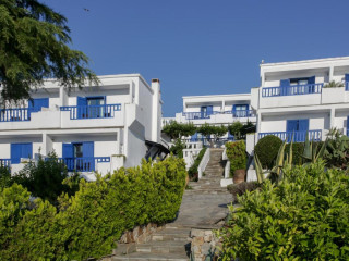 AGIONISSI RESORT