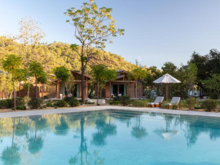 Ahama Hotel