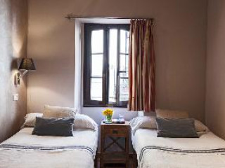 AinB Las Ramblas-Guardia Apartments