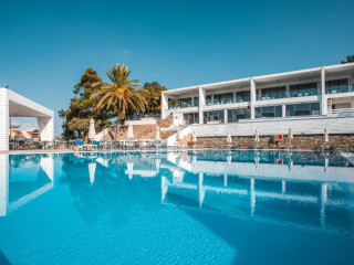 Aiora Resort