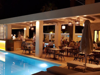 AIRIS BOUTIQUE & SUITES- Adults only 16+