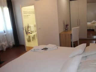 AIRPORT VENICE DIEGO 2