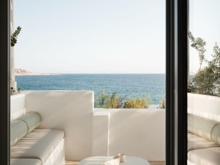 Akria Seaside Suites