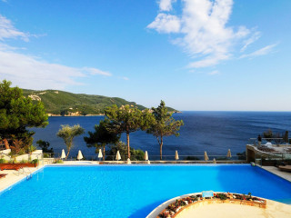 Akrotiri Beach 