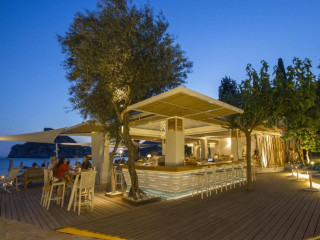 Akrotiri Beach