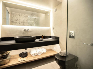 Akrotiri Olympus Luxury Suites
