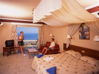 Akteon Holiday Village Car. A