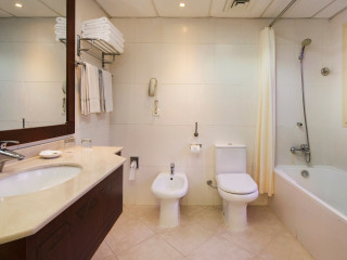 Al Hamra Village Hotel