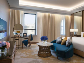 Al Jaddaf Rotana Suite Hotel