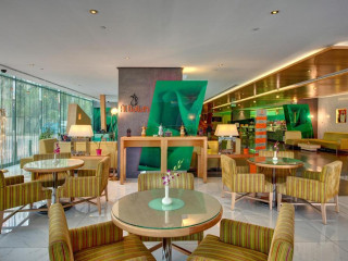 AL KHOORY EXECUTIVE HOTEL