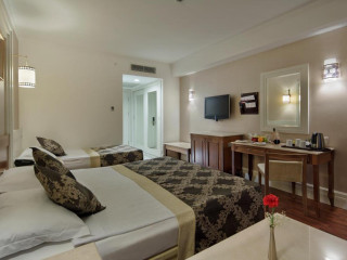 ALBA QUEEN HOTEL