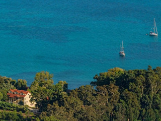Albouro Seafront Apartments