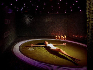 ALCAZAR HOTEL & SPA