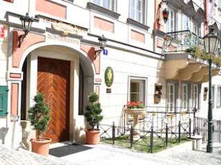 ALCHYMIST PRAGUE CASTLE