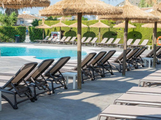 Alcudia Beach Aparthotel