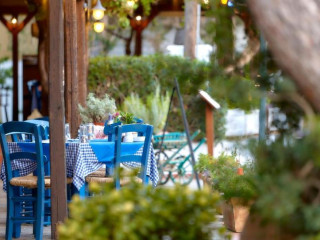 ALEXANDER BEACH HOTEL & VILLAGE RESORT