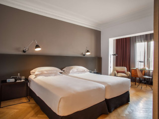 Alexandra Barcelona Hotel Curio Collection By Hilton
