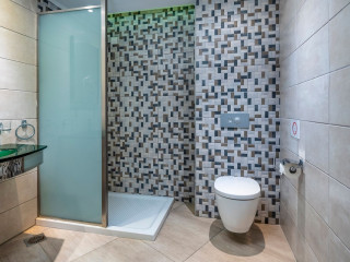 Alexandra Beach Hotel and Apartments