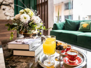 Alexandra Boutique Residence Downtown