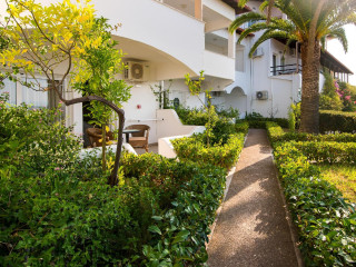 Alexandros Palace Hotel & Suites