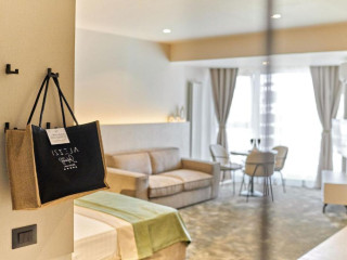 Alezzi Infinity Aparthotel & Spa