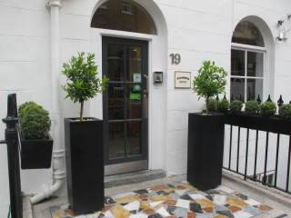 Alhambra Hotel