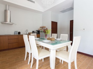 ALISEA POOL VILLA AONANG