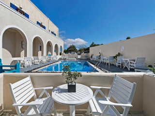 Alizea Villas & Suites