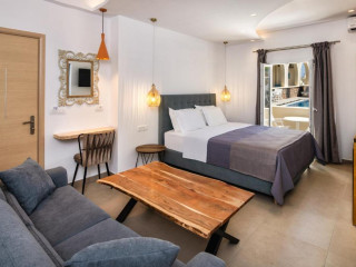 Alizea Villas & Suites