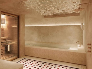 ALMARINE EIFFEL HOTEL AND SPA BY MALONE