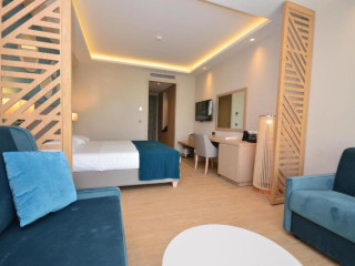 Almyros Beach Resort & Spa