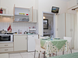 Alonia Studios and Maisonettes (Tolo) 